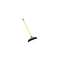 MAXIMIZER 24IN MED PUSH TO CENTER BROOM